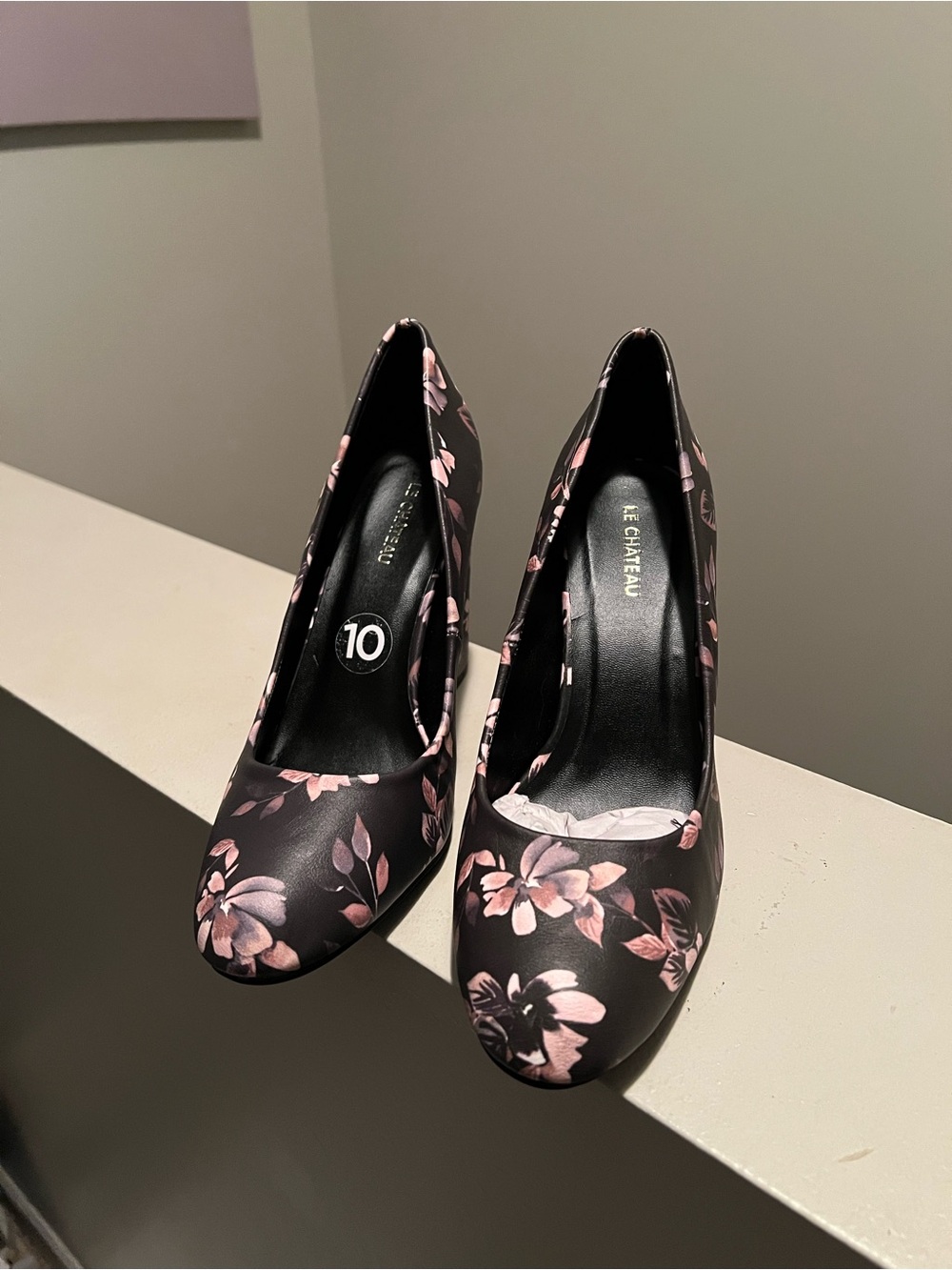 Le Château Black & Pink Floral Closed-Toe Block Heel Pumps - Size 10